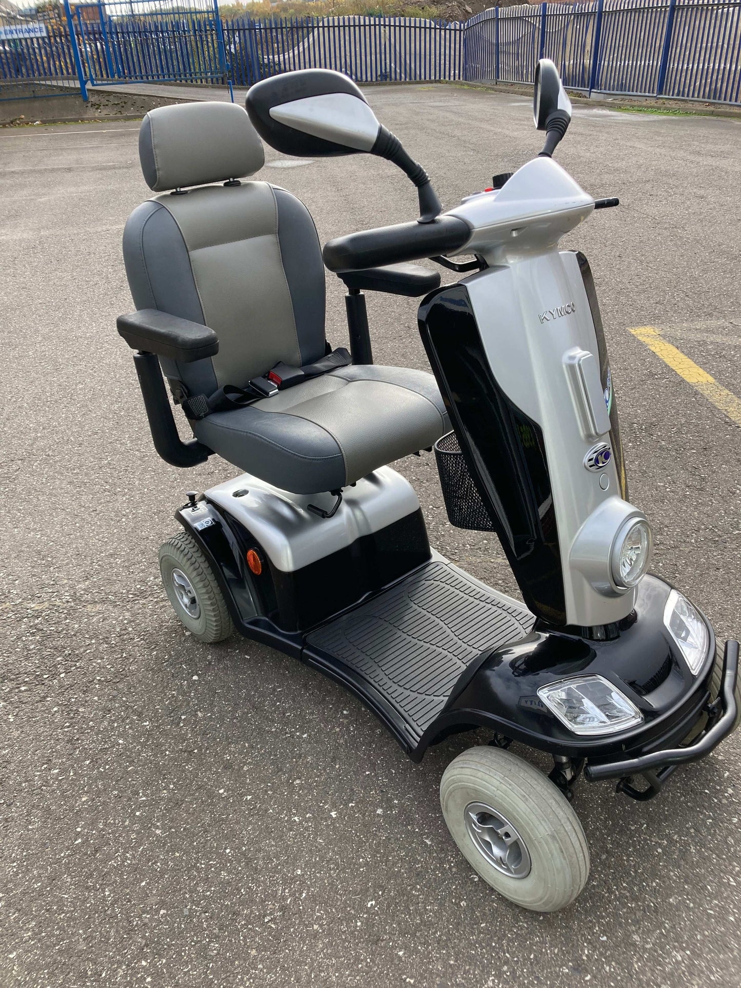 Kymco Midi - Black | Barnsley - Eden Mobility