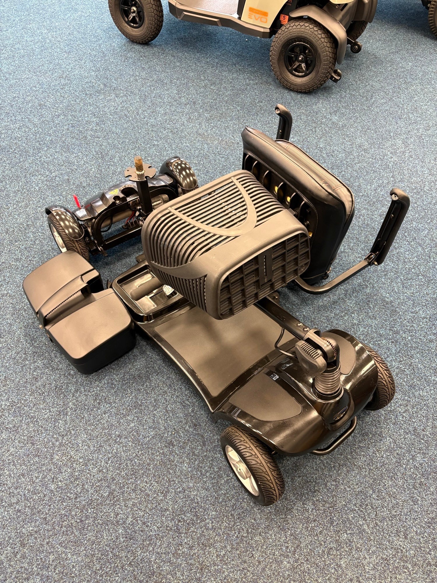 Kymco K-Lite Comfort Ali - Black | Sheffield - Eden Mobility