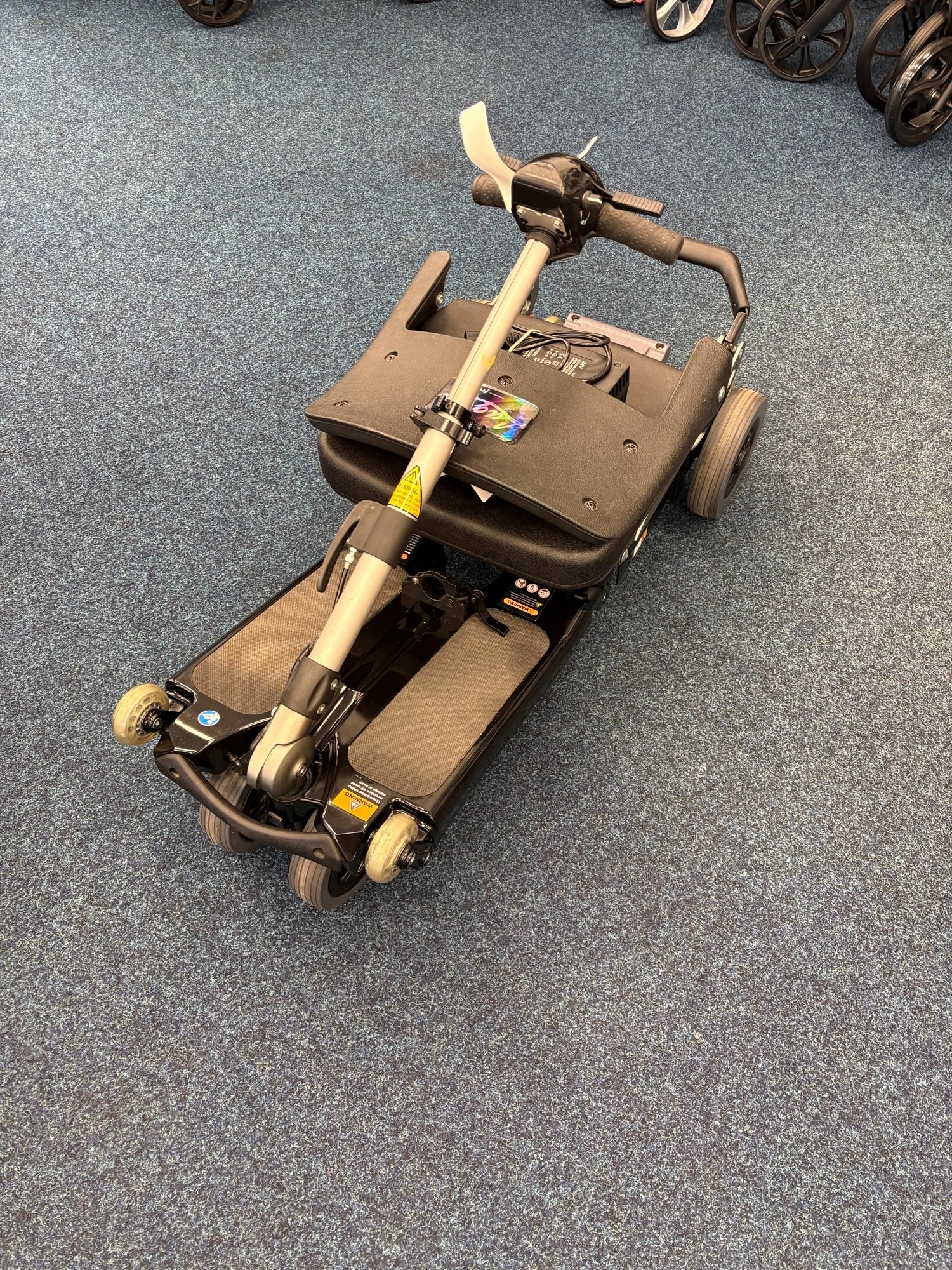 Luggie Fold | Folded view