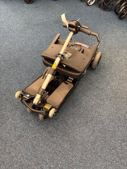 Luggie Fold | Folded view