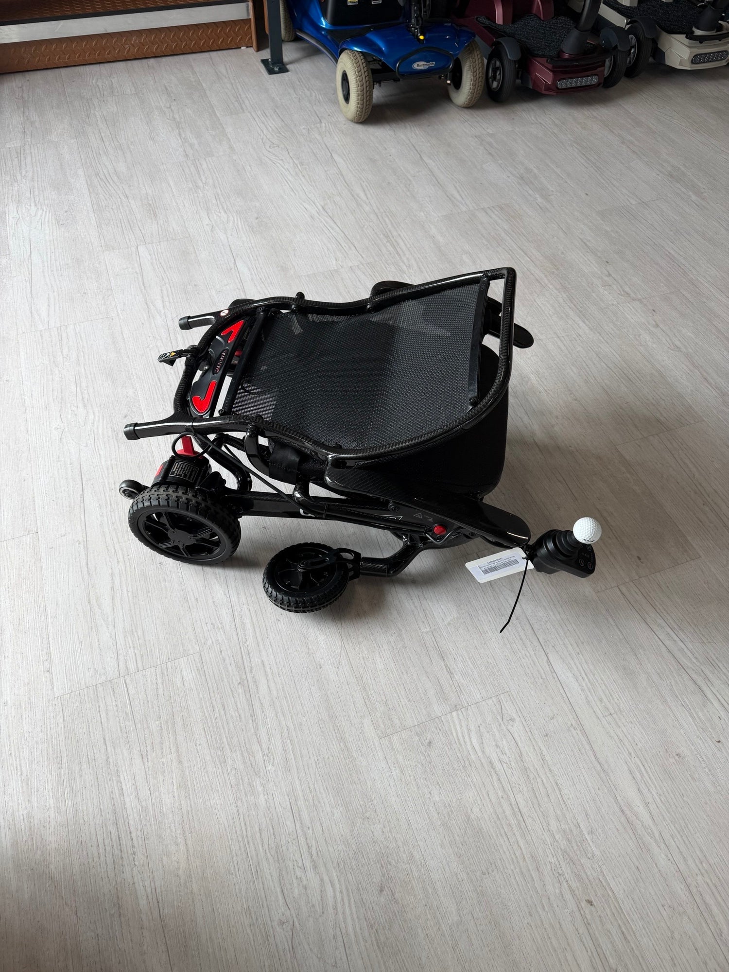Quickie Q50R Carbon in Black | Refurbished Powerchair Chesterfield-GY