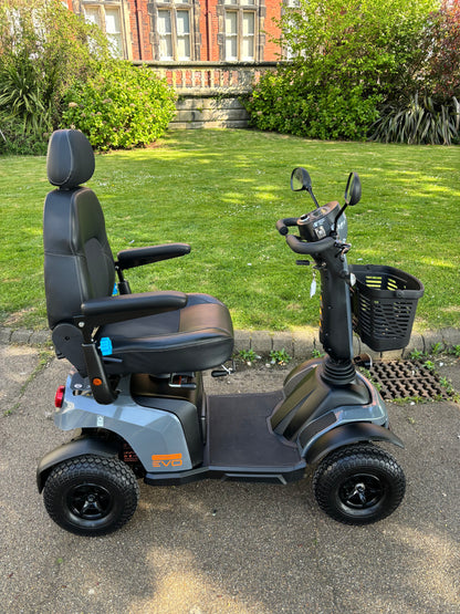 Grey Evo Excel outside