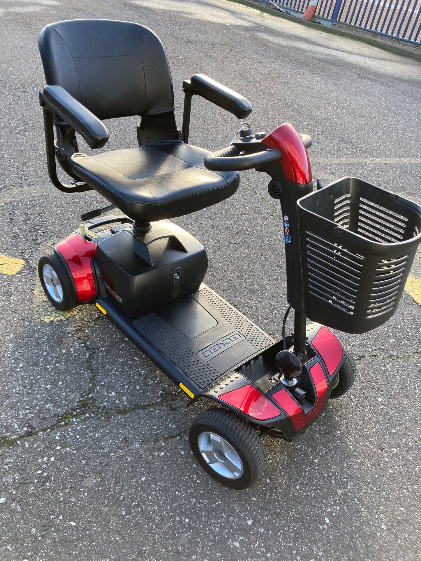 Pride Go Go Elite Traveller - Red | Barnsley