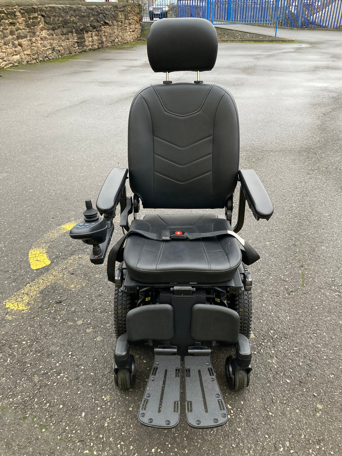 Quantum Edge 3  Front view (Purple) - Eden Mobility