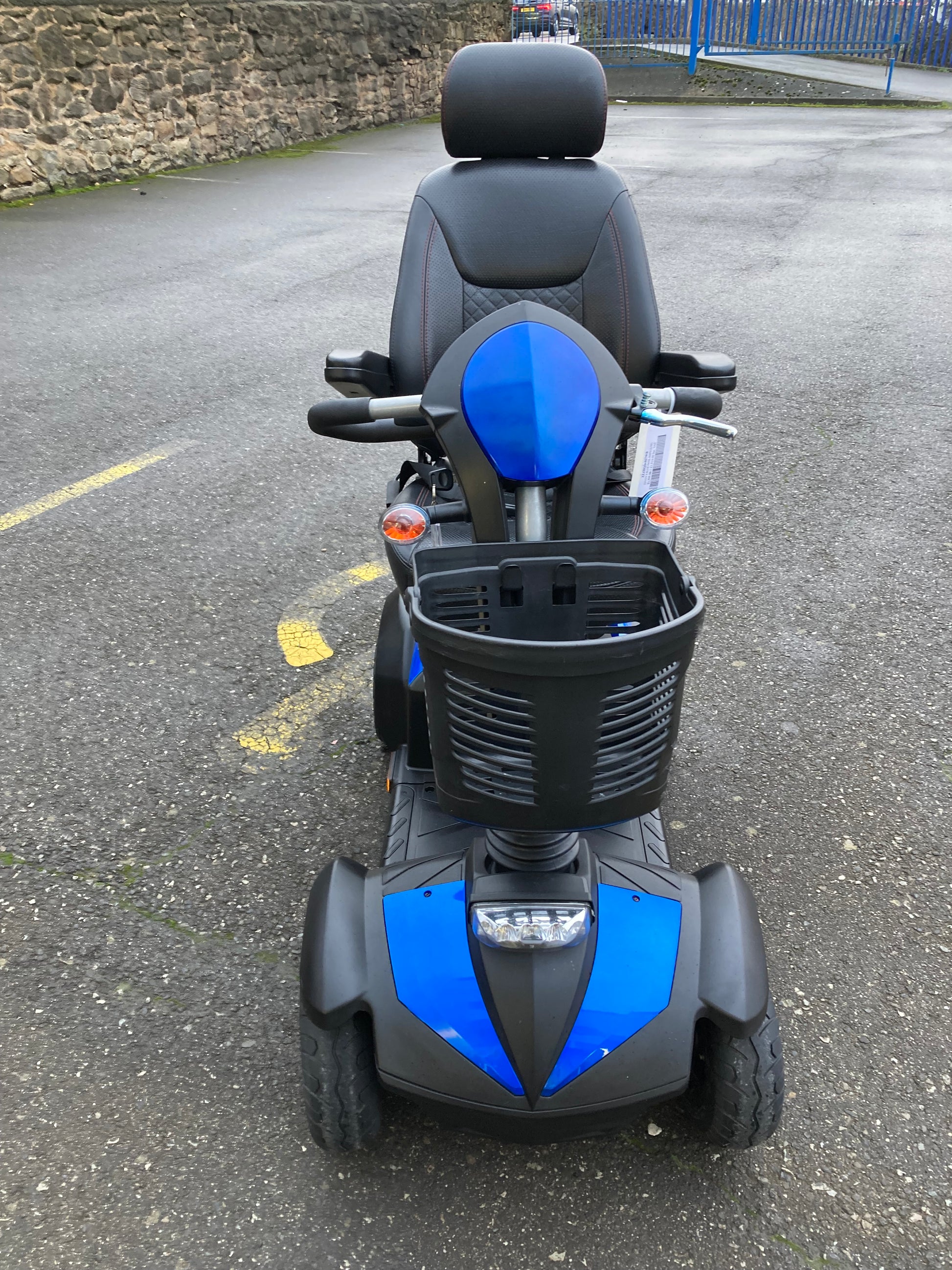 Drive envoy front view (blue) - Eden Mobility