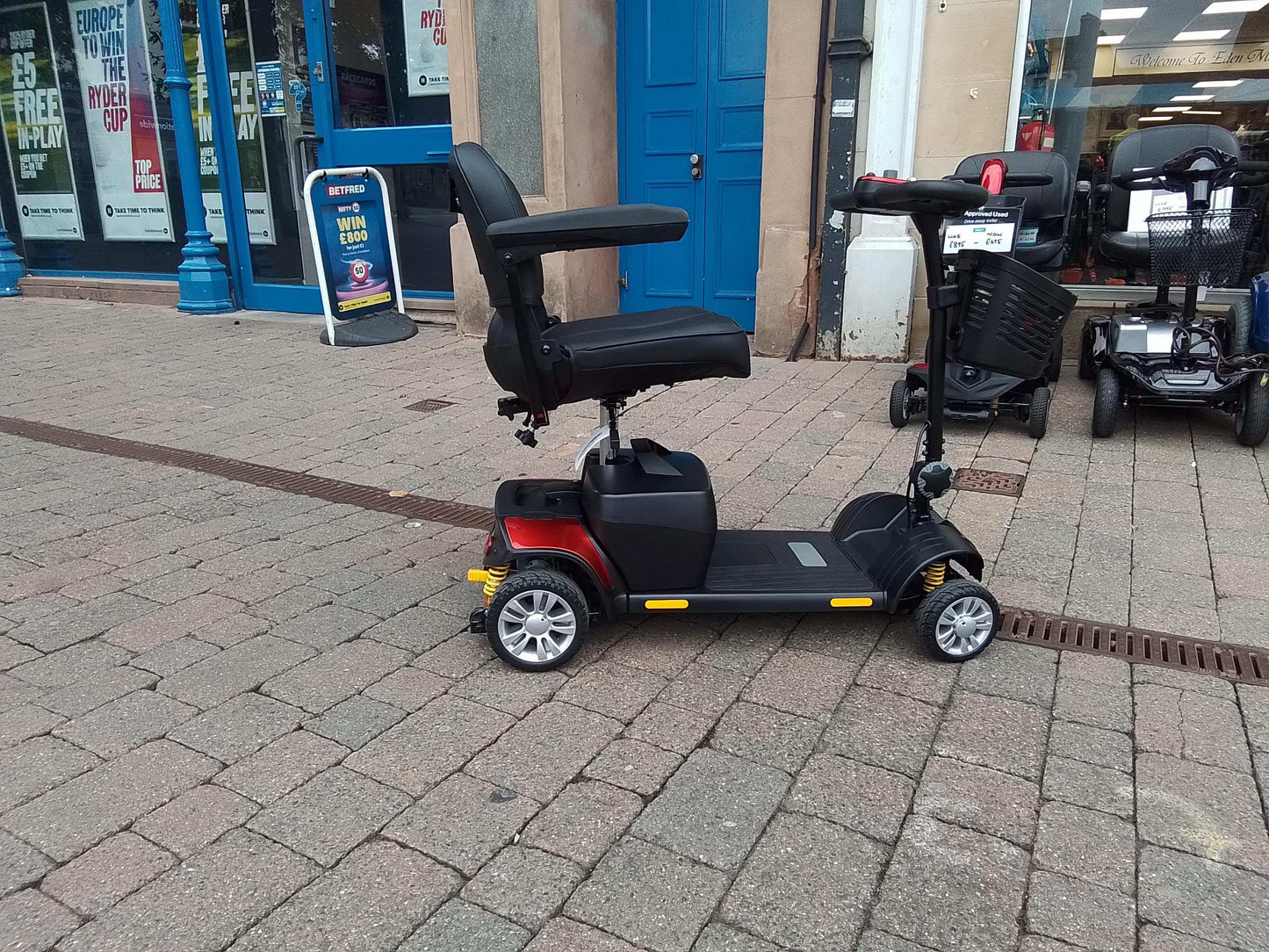 Pride Go Go Elite Traveller - Red | Mansfield