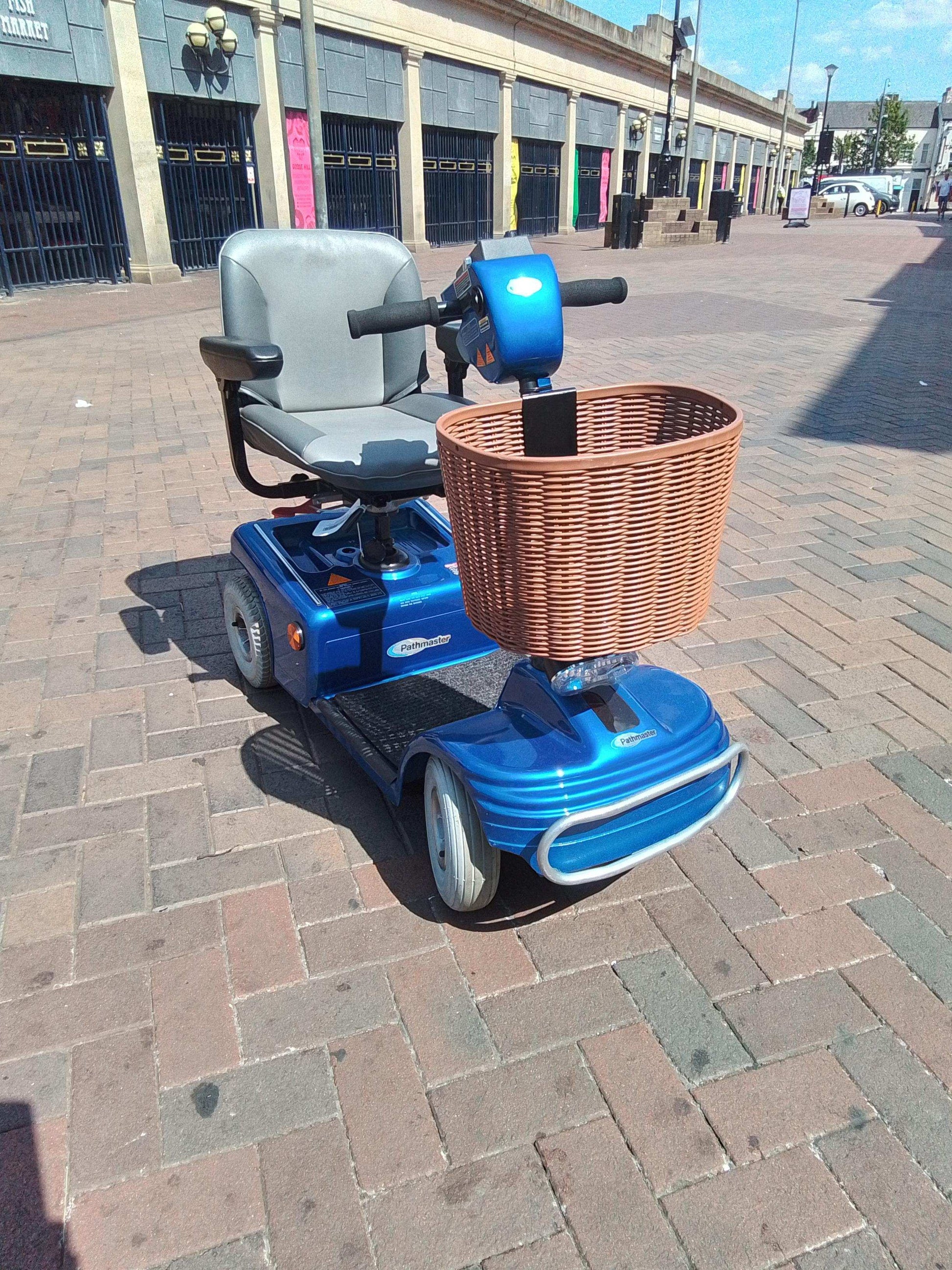 Roma Sovereign 4 (Blue)