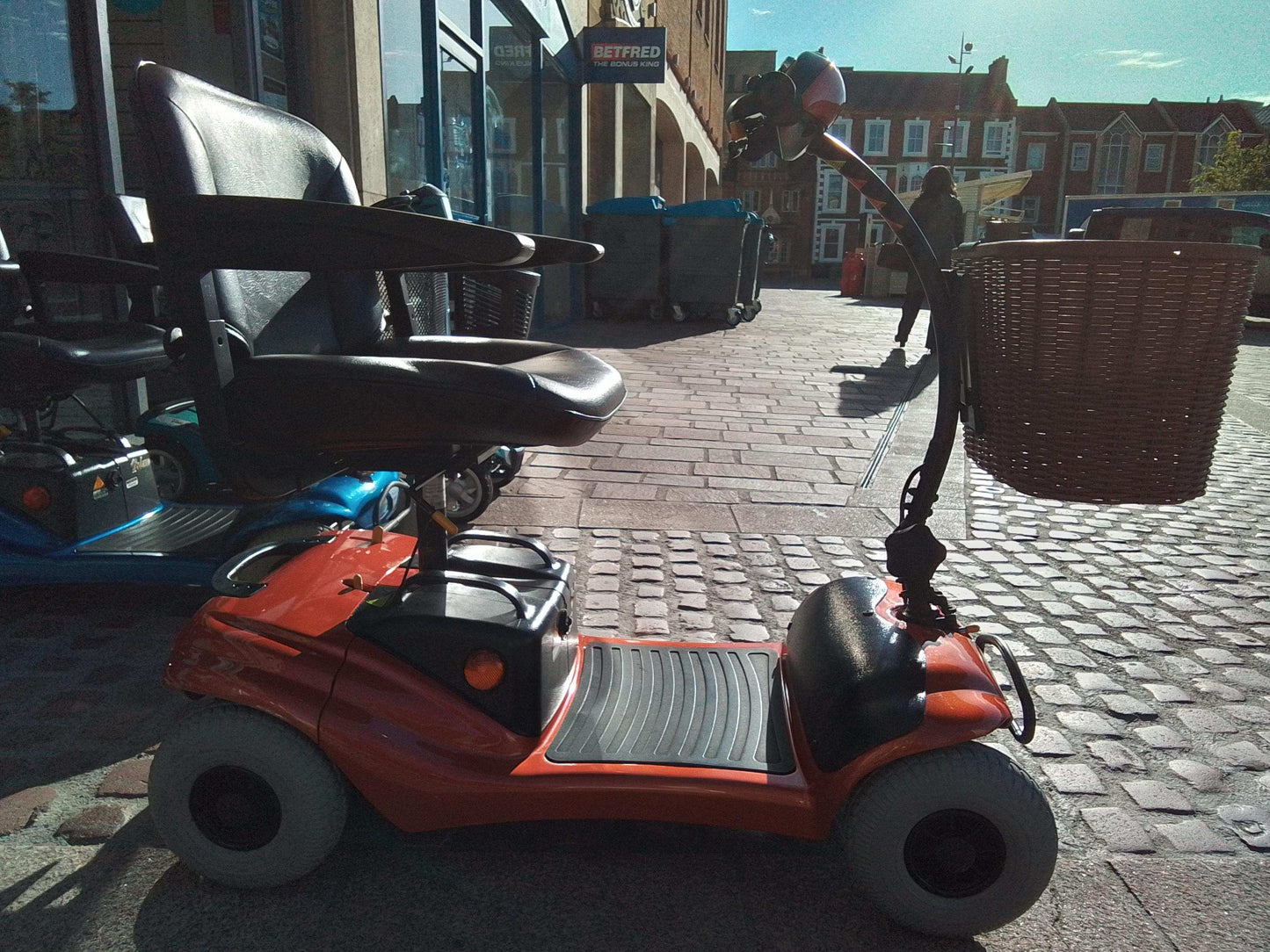 Roma Paris - Orange | Northampton - Eden Mobility