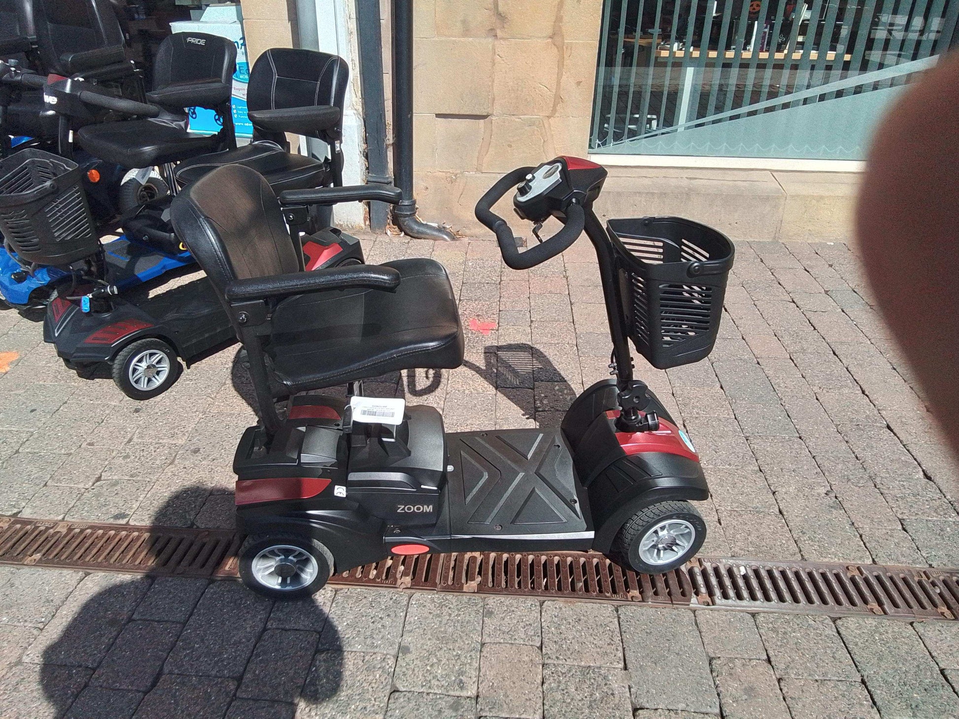Careco Zoom Scooter In Red & Black