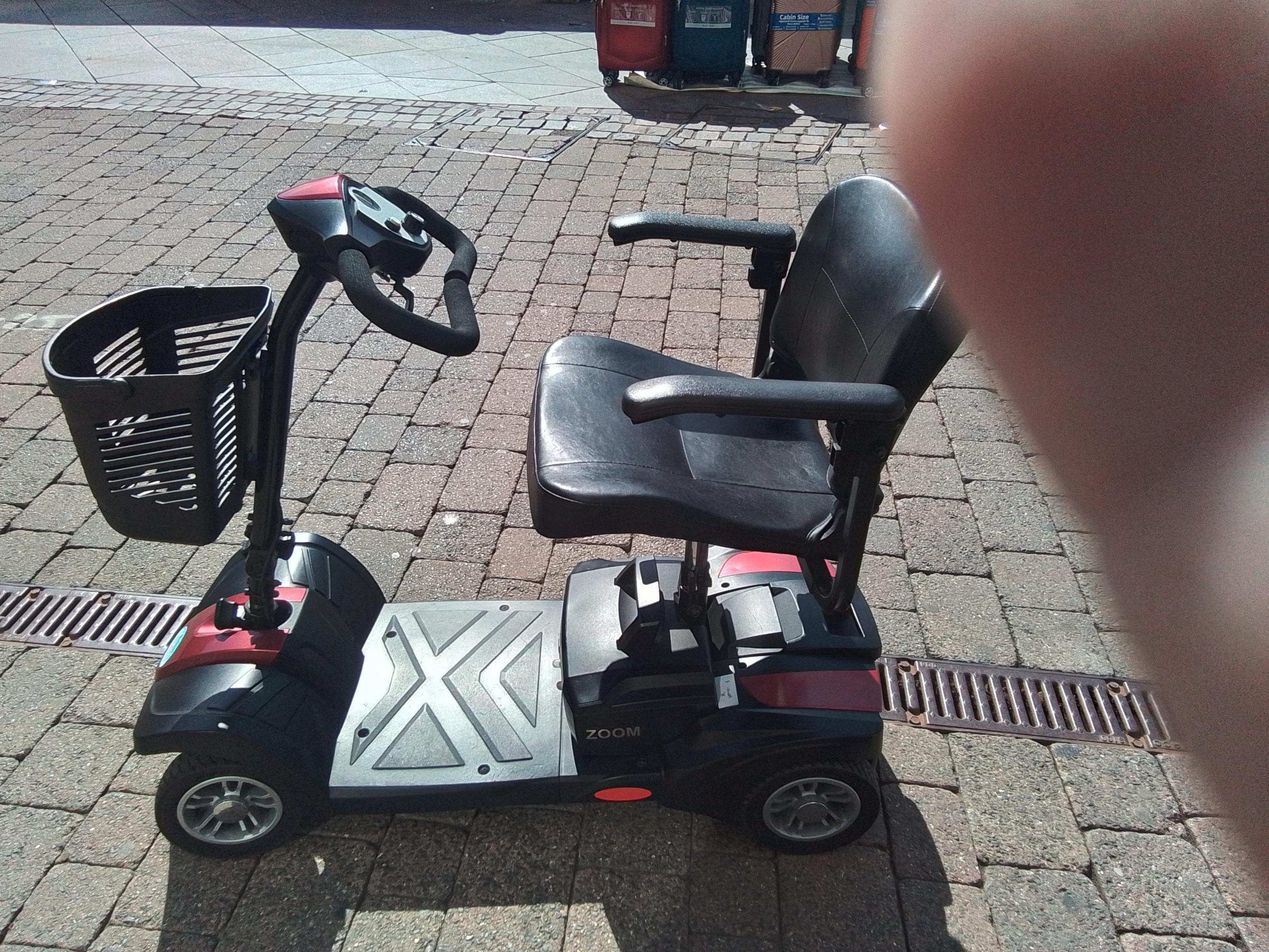 Red & Black Careco Zoom Scooter