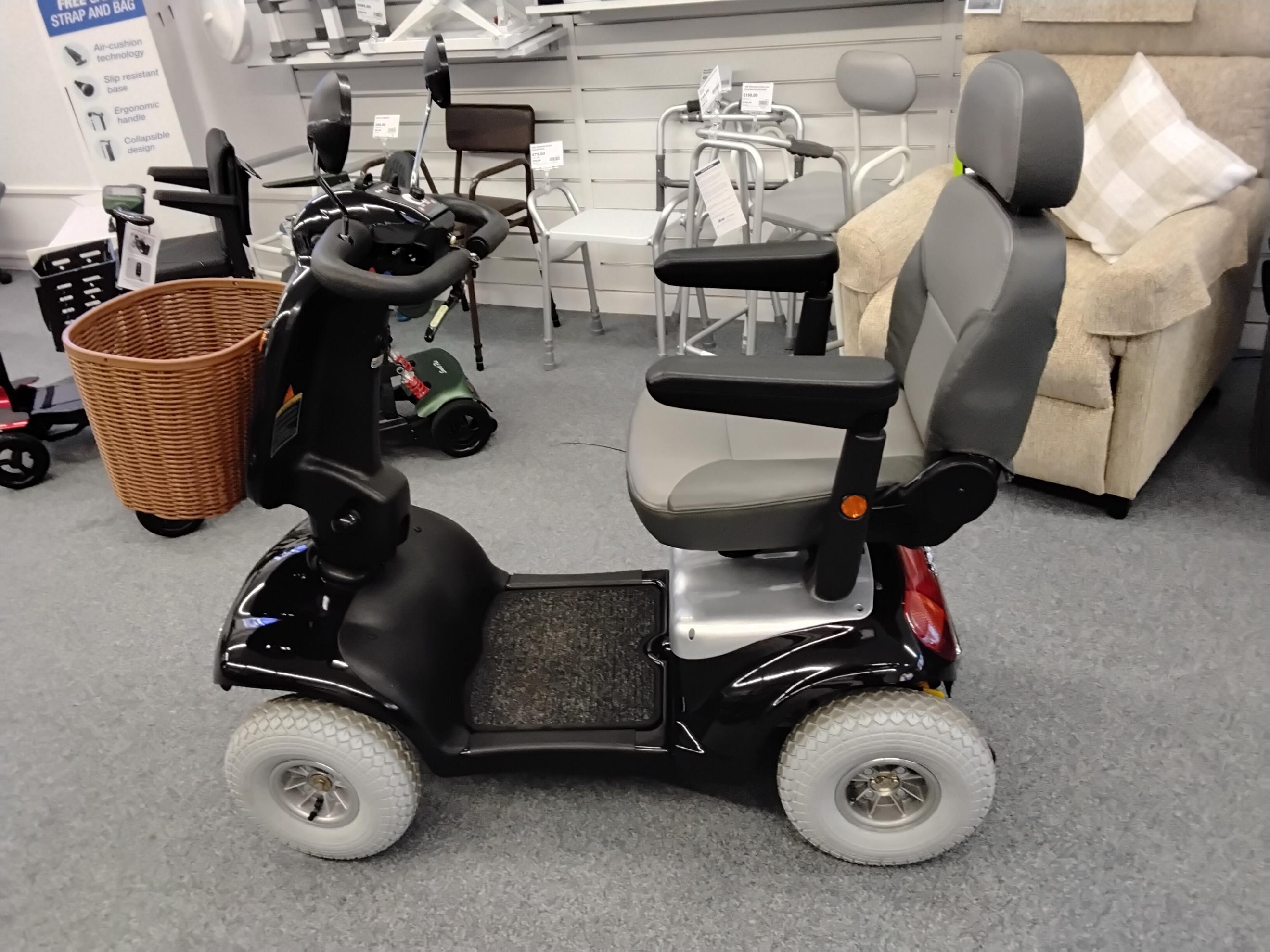 Roma Cadiz in Black | Refurbished Mobility Scooter North Point
