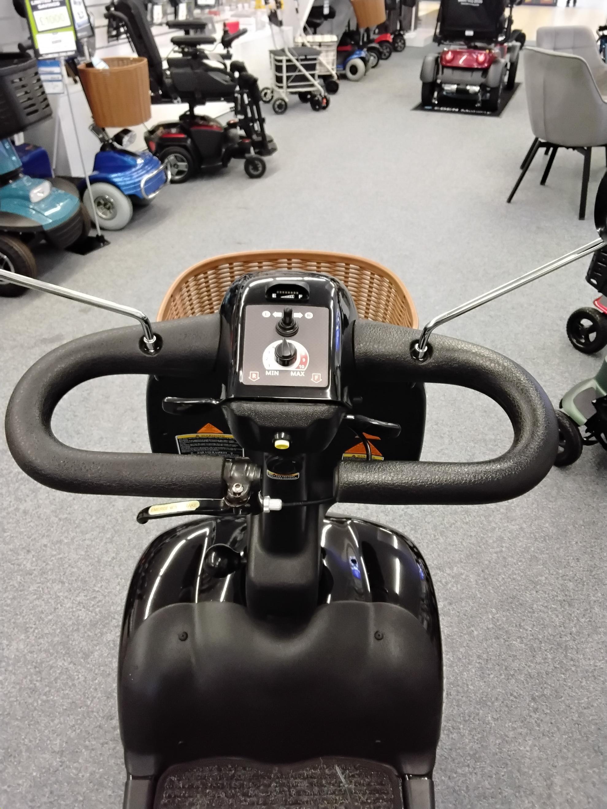 Roma Cadiz in Black | Refurbished Mobility Scooter North Point