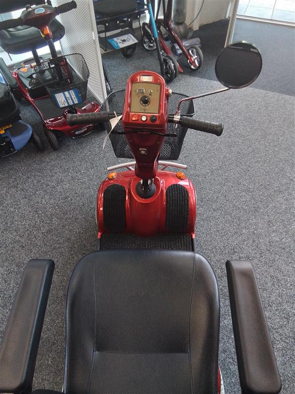Close up of Freerider Mayfair Scooter in Red
