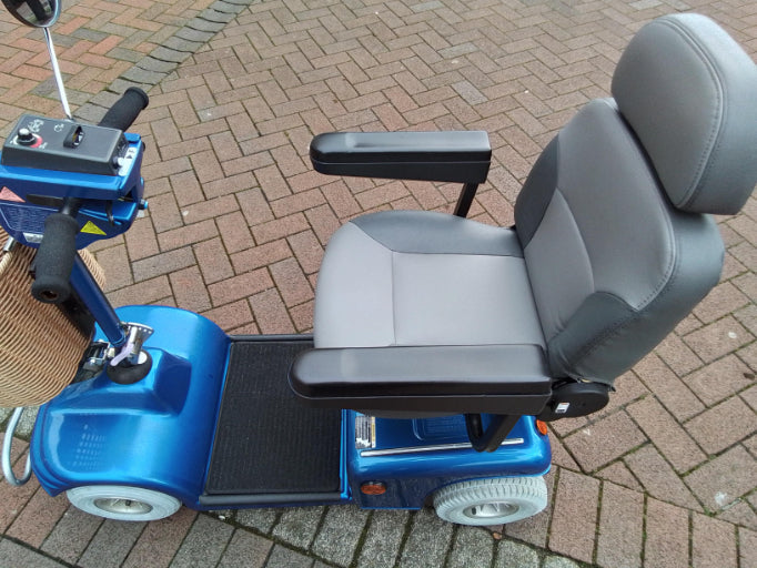 Roma Sovereign 4 side view - Eden Mobility