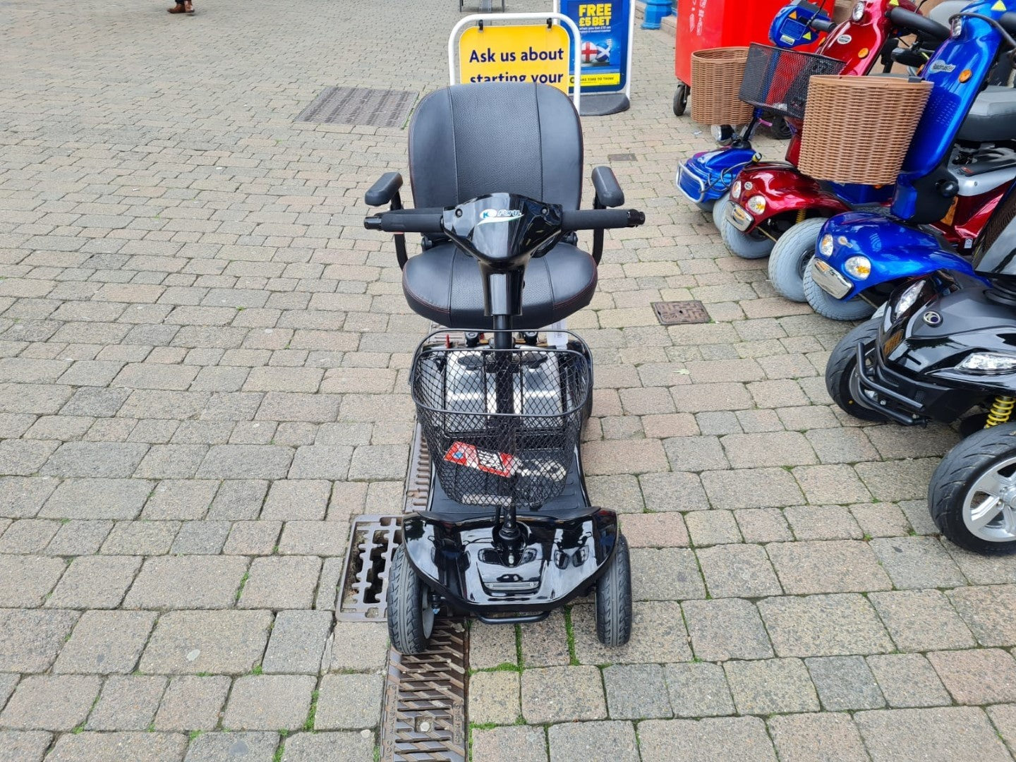 Kymco Mini Comfort Black - Eden Mobility