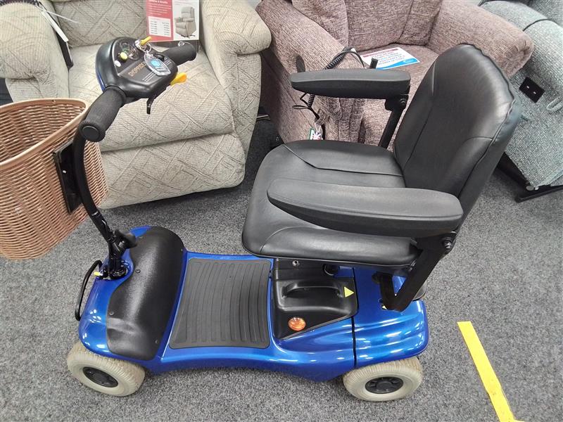 Side View Reconditioned Scooter Hull  (Roma Paris)