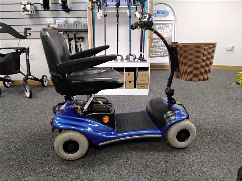 Roma Paris - Blue | Chesterfield