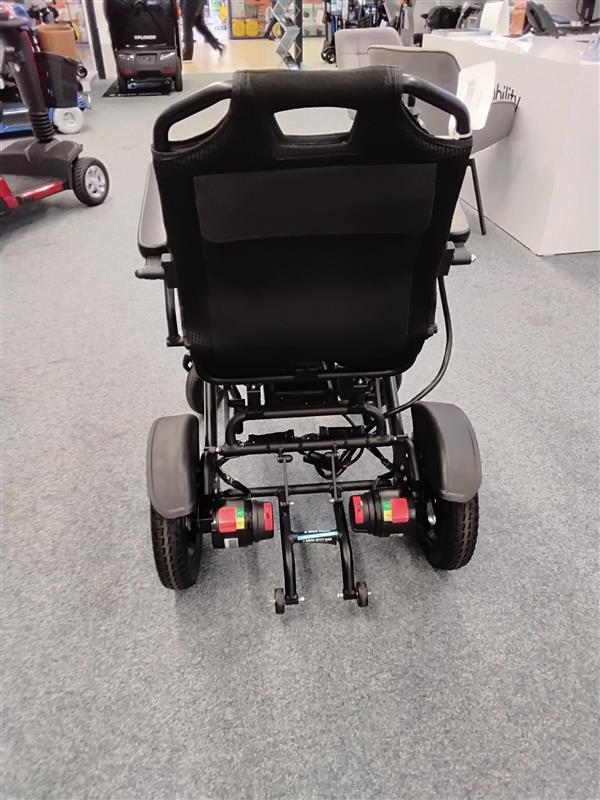 iM.4 Voyager in Black | Refurbished powerchair North Point