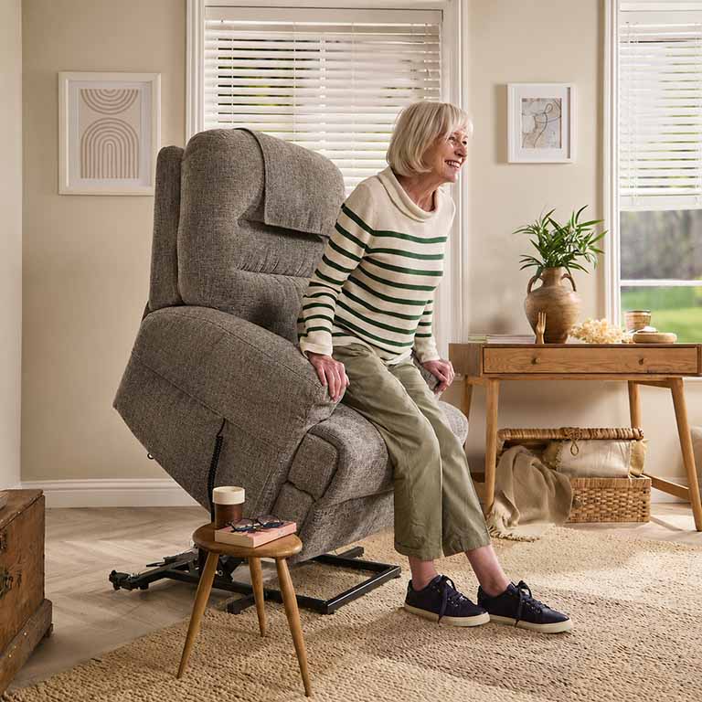 Lawson Riser Recliner Chair | Extra Wide Recliner