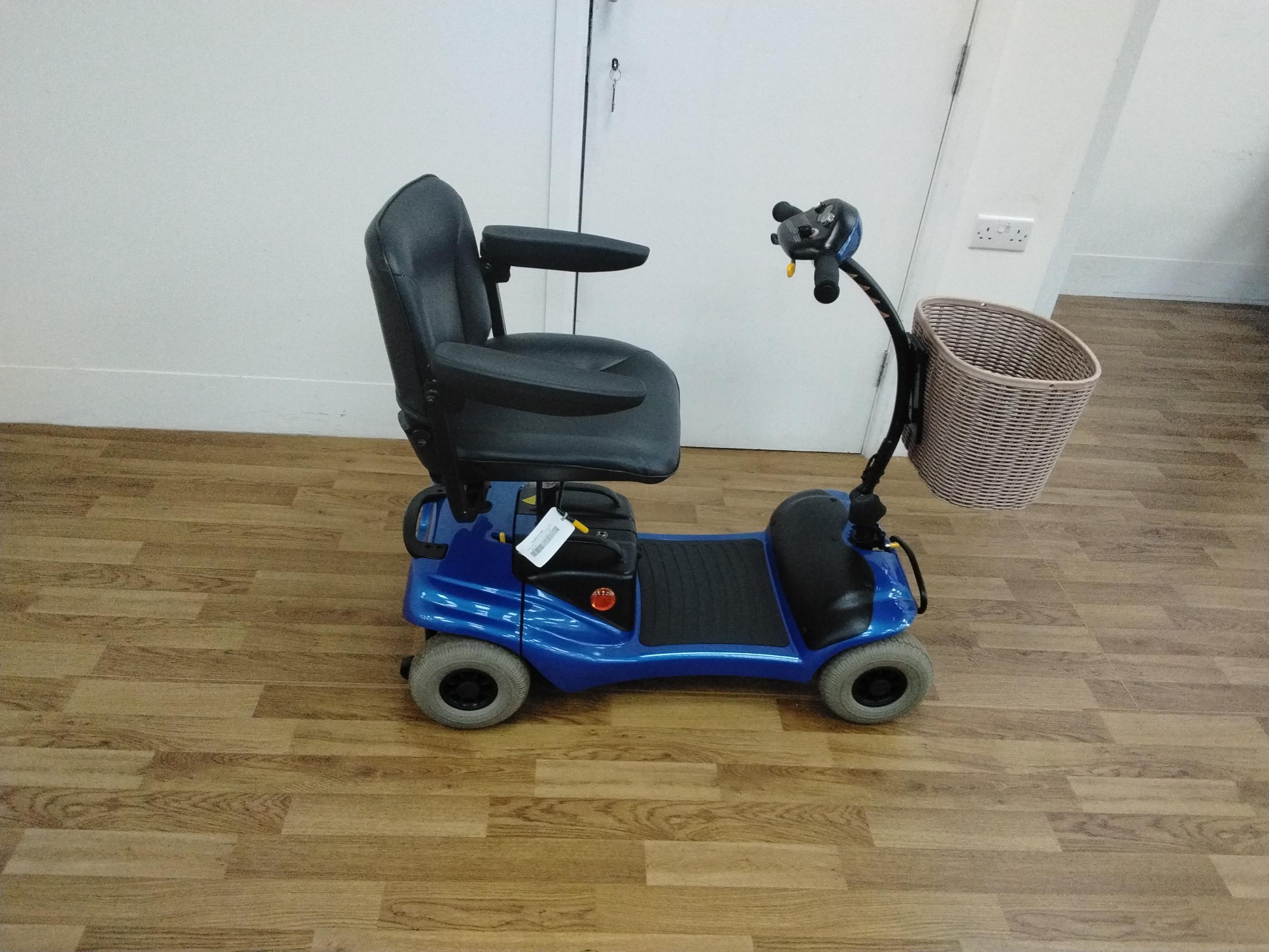 Roma Paris  in Blue | Refurbished Scooter Wrexham