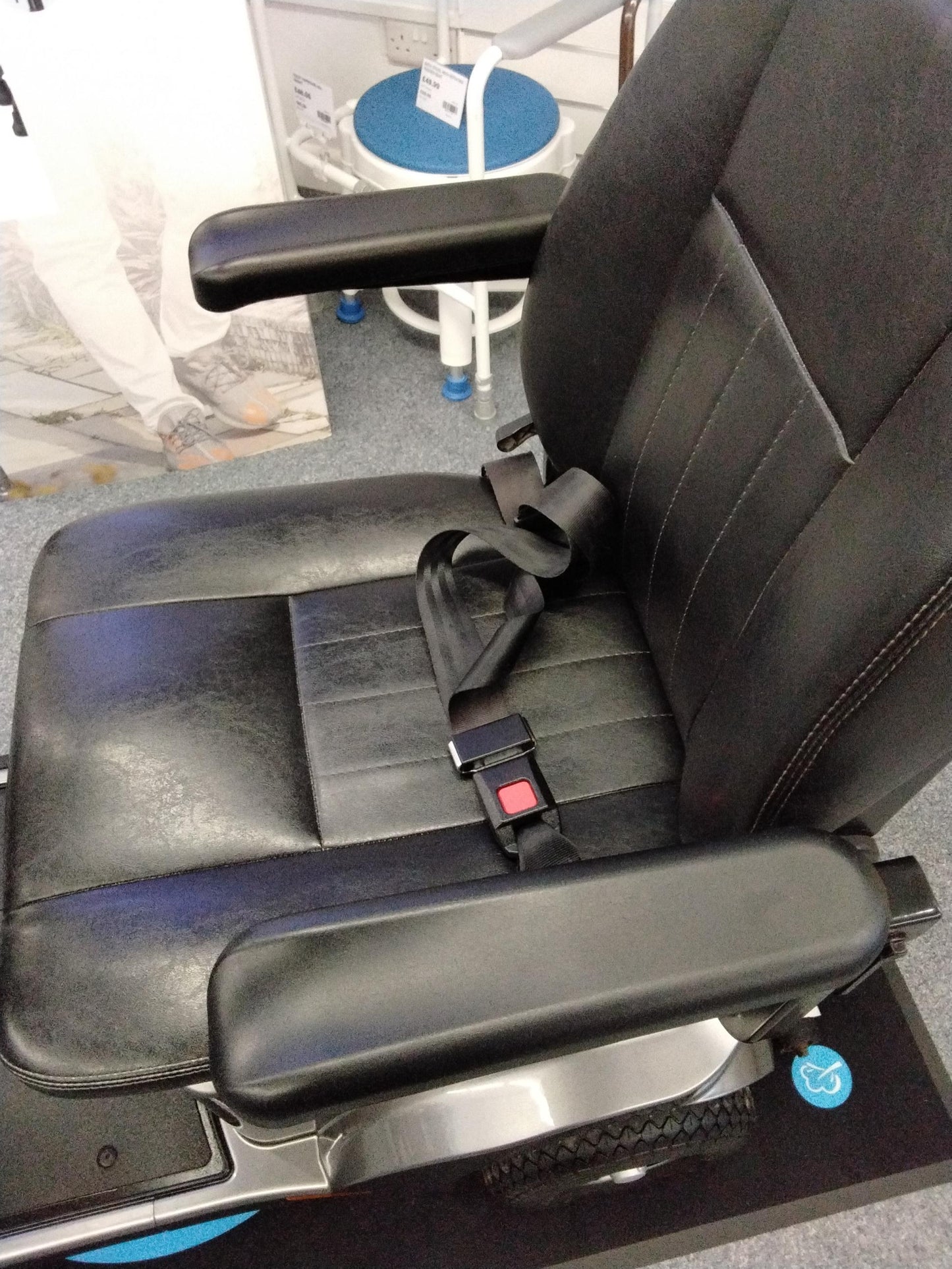 Seat View Reconditioned silver Scooter Derby (Sterling)