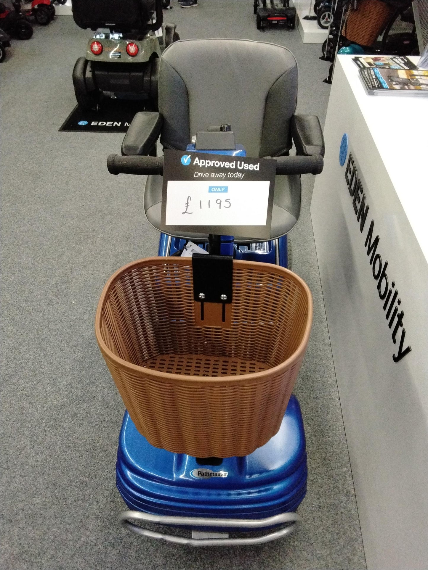 Front View Reconditioned Scooter North Point (Roma Sovereign 4)