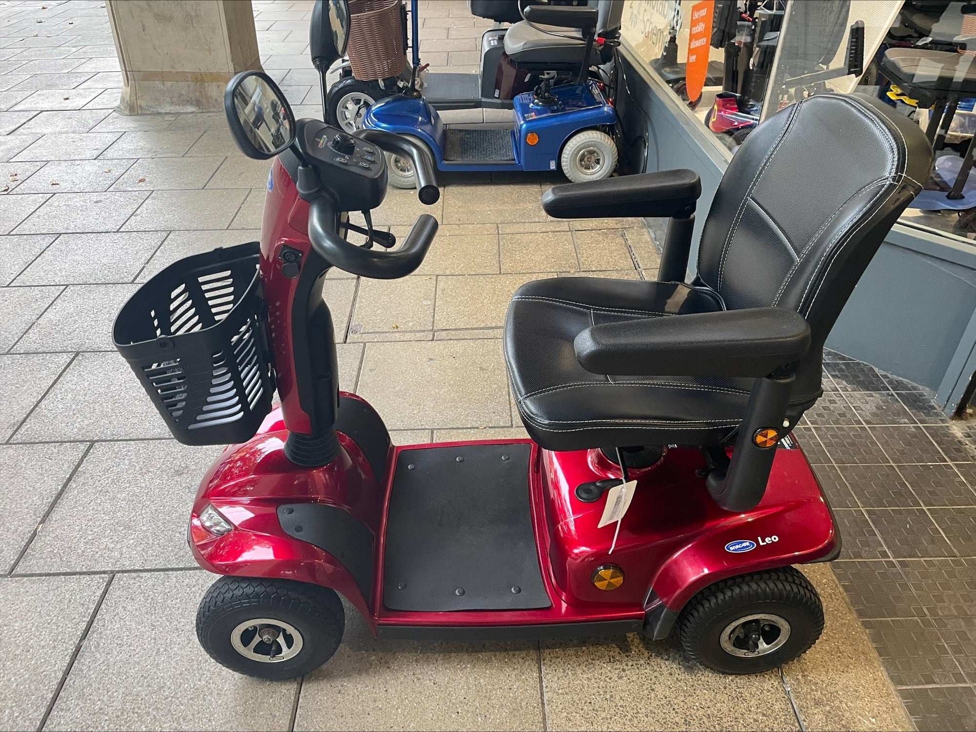 Invacare Leo - Red