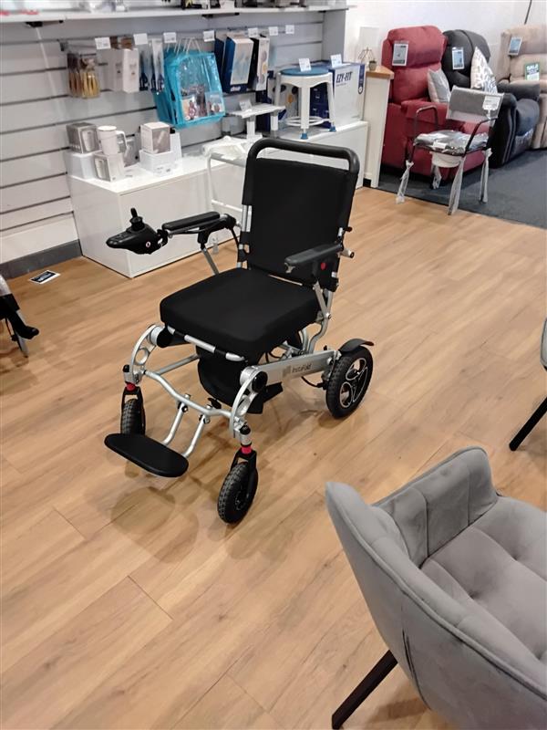 Livewell Instafold in Silver | Refurbished Powerchair Bootle