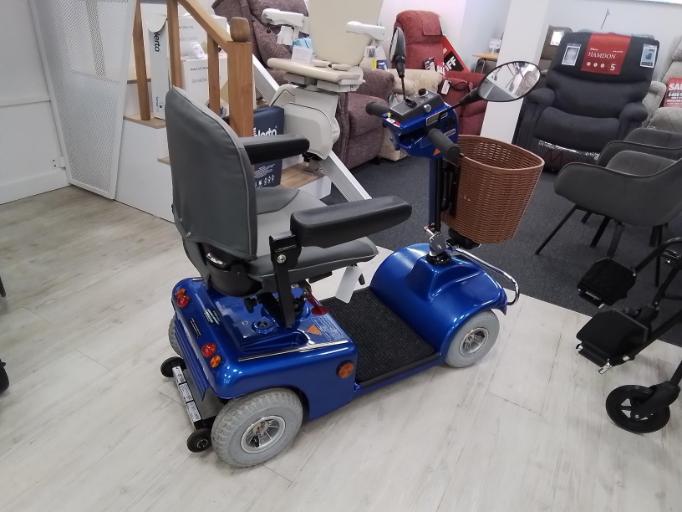 Roma Sovereign 4 in Blue | Refurbished Scooter Warrington - Eden Mobility