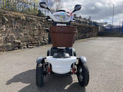 Vanos Roadmaster Plus R White - Eden Mobility